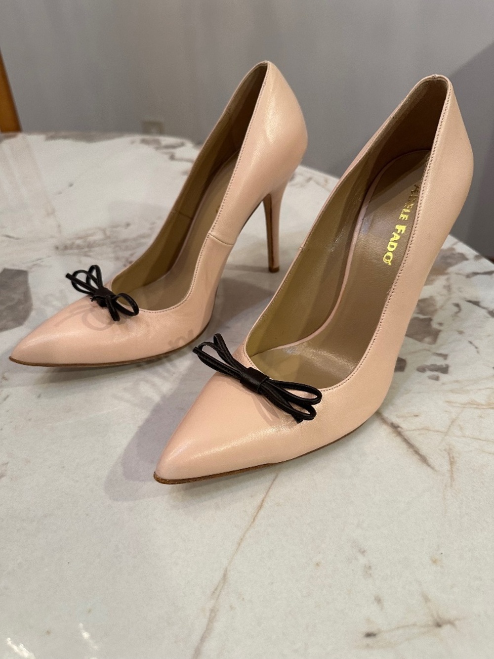 Adele Fado cream leather heels with black bow detail, made in Italy size US 9 #c